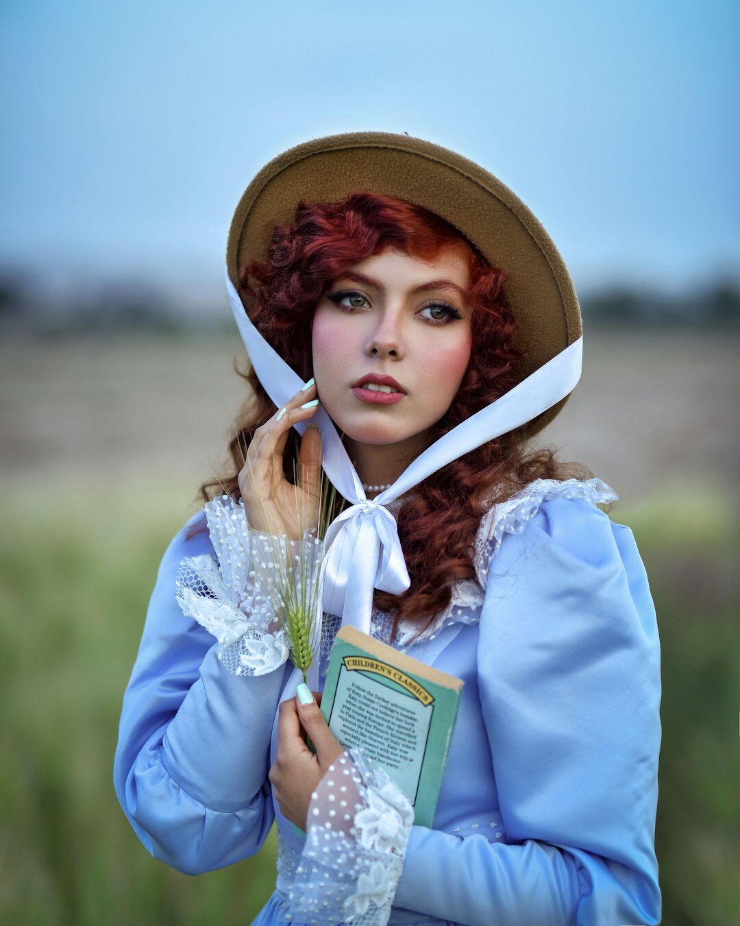 victorian detective reading